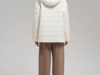 Стеганая куртка с искусственным утеплителем