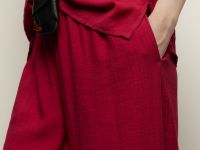 Широкие брюки на резинке