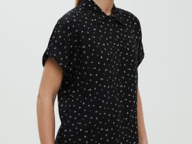 Блузка с коротким рукавом и отложным воротником