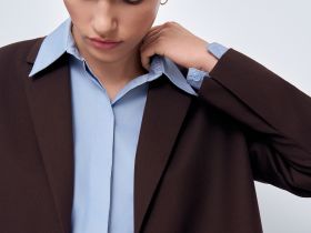 Однобортный жакет прямого силуэта