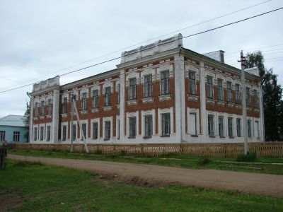 Училище земское