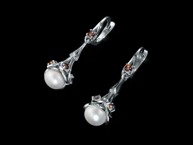 Серьги из серебра с гранатами и жемчугом культивированным э0681сг04260354