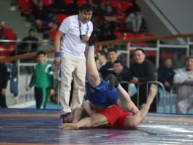 Стартовал чемпионат Якутии по хапсагаю с участием сильнейших спортсменов