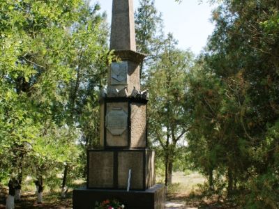 Памятный знак в честь воинов-односельчан, погибших в годы Великой Отечественной войны