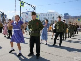 5,5 тысяч пар станцевали вальс Победы в Якутске