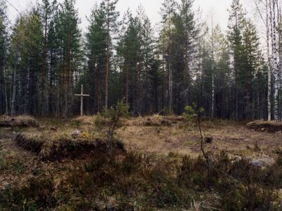 Братские могилы (девять) советских воинов