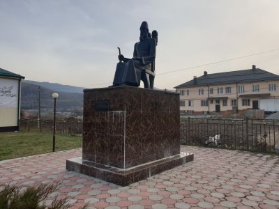 Памятник Жабаги Казаноко