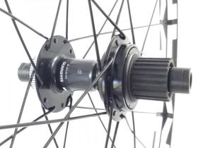 Комплект колес 27.5" для MTB Shimano WH-MT501-B Center Lock сквозные оси Boost (черный задний)