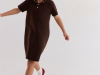 Коричневое платье из трикотажа с бусинами для девочки Глория Джинс