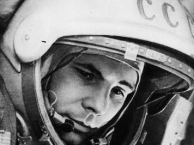 Помните, каким он парнем был? На руках весь мир его носил!