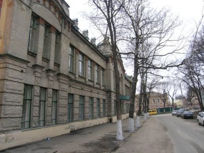 Здание библиотеки им. М.Ю. Лермонтова, которую посещали нарком просвещения А.В. Луначарский, писатели Ф.В. Гладков, Т.З. Семушкин, П.П. Вершигора, К.С. Бадигин, И.Г. Эренбург, В.Г. Лидин, Л.К. Гира, С. Нерис, А.Т. Венцлова, К.П. Корсакас