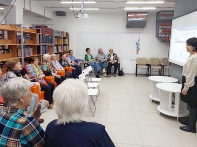 Представителям старшего поколения специалисты дали разъяснения