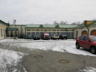 Здание "Конюшни (хозяйственной постройки), 1860-е гг." ансамбля Путевого дворца