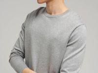 Легкий джемпер полуприлегающего кроя