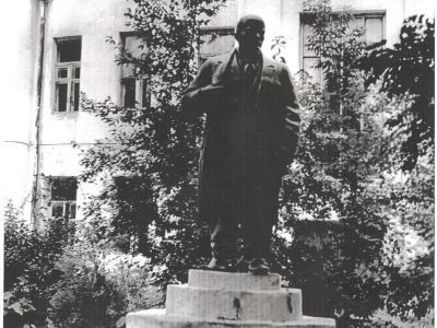 Памятник Ленину
