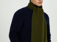 Шерстяная шапка с отделкой