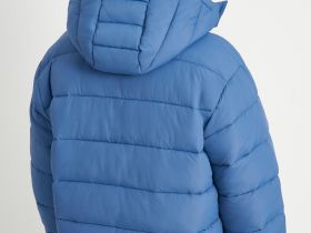 Утепленная стеганая куртка со съемным капюшоном