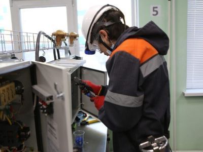 Студенты Мирнинского технического колледжа получили практическую подготовку в современных мастерских