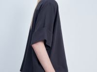 Блузка с укороченным рукавом