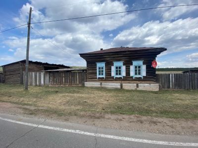 Крестьянская усадьба: дом жилой, амбар, стайки с поветью, зимовье