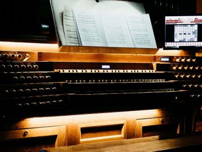 Билеты на Ночь в соборе при свечах. Вселенная Ханса Циммера. Universe (Кафедральный собор Святых Петра и Павла) / Концерт | Афиша | ИнфоТаймс