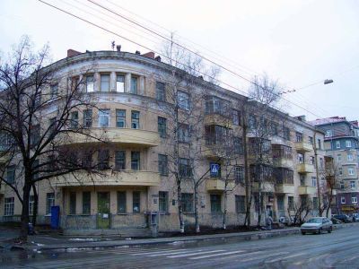 Дом политкаторжан, построенный в 1930 г. по инициативе Акимова Сергея Александровича