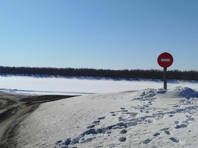 Двенадцать автозимников закрыли в районах Якутии
