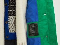 Стеганая утепленная куртка с капюшоном