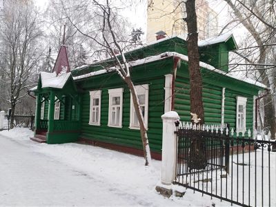 Дом, в котором жил и работал Ленин Владимир Ильич в 1921-1922 гг. В доме-мемориальный музей В.И.Ленина (Дом для приезжающих в составе Усадьба А.Н. Крафта "Костино")