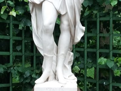 Статуя "Талия"