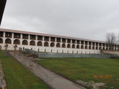 Прясло крепостной стены Нового города между примыканием стены Ивановского монастыря и Вологодской башней