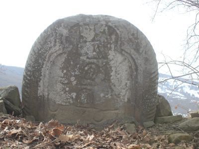 Стела надмогильная