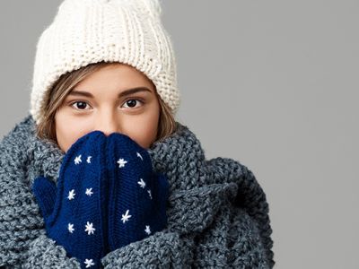 5 витаминов, из-за нехватки которых вы постоянно мерзнете