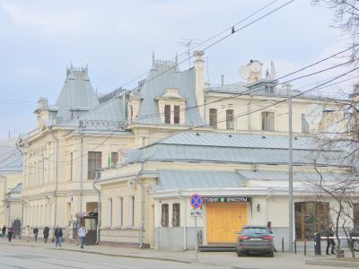 Городская усадьба А.В.Целибеевой - М.Д.Карповой, XIX в. - нач. XX в., архитектор А.П. Вакарин