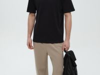 Базовая футболка из хлопка прямого силуэта