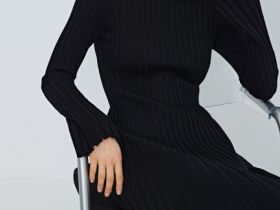 Расклёшенное платье в рубчик, Черный