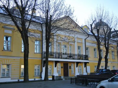 Дом с палатами