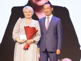 Глава Якутии поздравил с юбилеем Мирного и алмазодобывающей промышленности