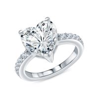 Серебряное кольцо с фианитами