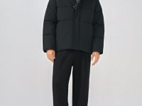 Утеплённая куртка с капюшоном и накладными карманами, Черный