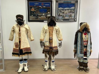 В Якутске открылась выставка мастеров-ветеранов народных художественных промыслов ко Дню Победы