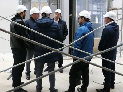 Стройку гонят вперед сроки и погода