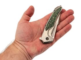 Складной нож TUOTOWN Guerrero, сталь M390, рукоять Grey Crystal Ti/Green Carbon Fiber