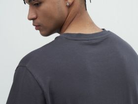 Футболка с текстовым принтом, Серый