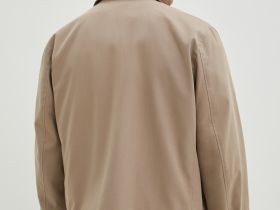 Ветровка из хлопка с отложным воротником