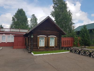 Мемориальный дом, где в 1928 году родился и жил В.А.Чивилихин -выдающийся русский советский писатель,лауреат государственных премий РСФСР и СССР, начало ХХ века