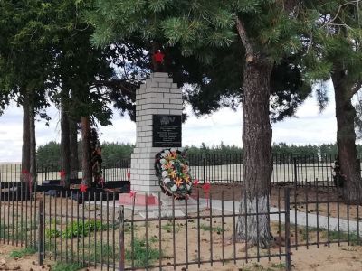 Братская могила советских воинов, погибших в период Сталинградской битвы