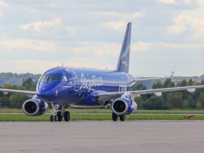 ФОТОФАКТ: В Жуковский прибыл Sukhoi Superjet 100-95B для АК «Якутия» в специальной ливрее.