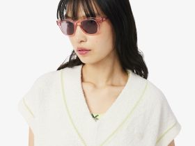 Женский свитер Lacoste