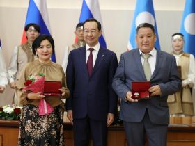 Госнаграды вручили якутянам в преддверии Дня республики